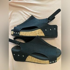 Women’s black sandals